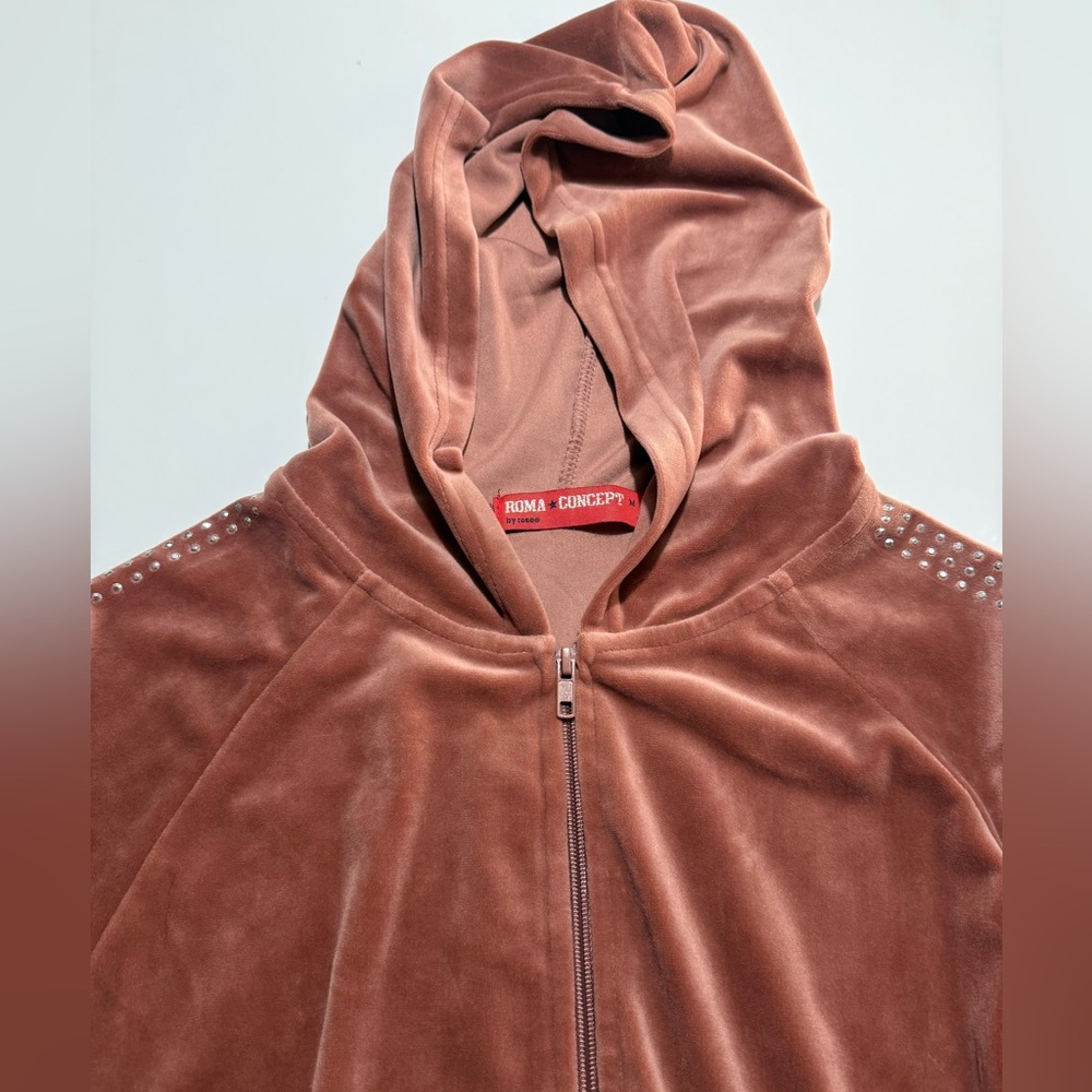 Roma Concept by rosee Crop Hoodie